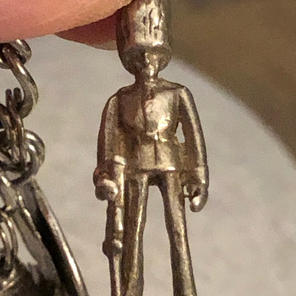 Vintage 24 charm Silver charm bracelet - Picture 5 of 15